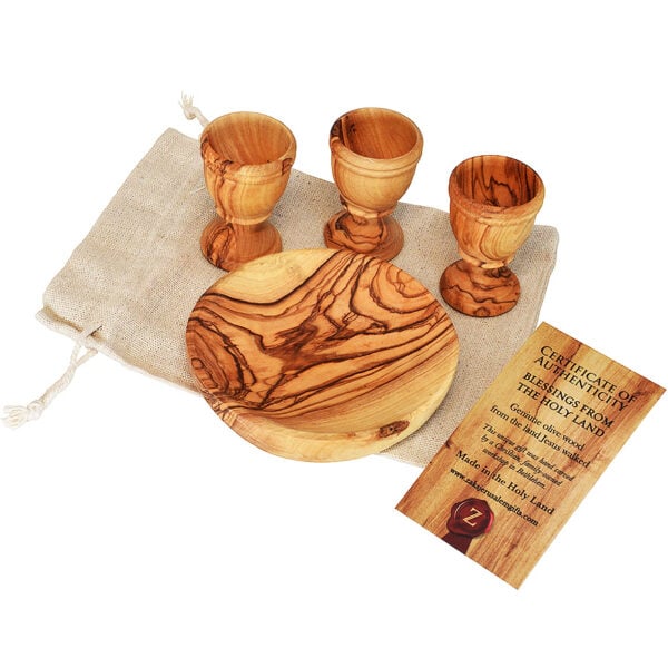 The Lord's Supper' Olive Wood Communion Set with 3 Cups