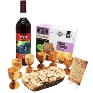 Olive Wood 'The Lord's Supper' - 6 Cups, Matza Bread & Grape Juice
