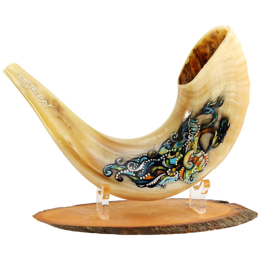 “Noah’s Ark” Decorated Ram’s Horn Shofar By Sarit Romano