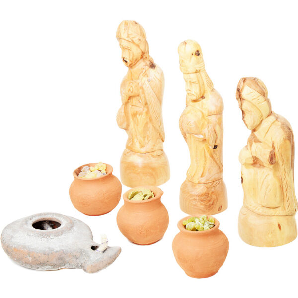 Olive wood wise men - gifts and replica clay lamp