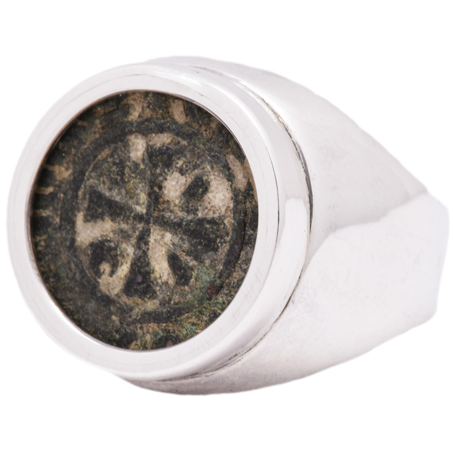Ancient Bronze Crusader Coin from 11th Century set in Silver Ring – side view