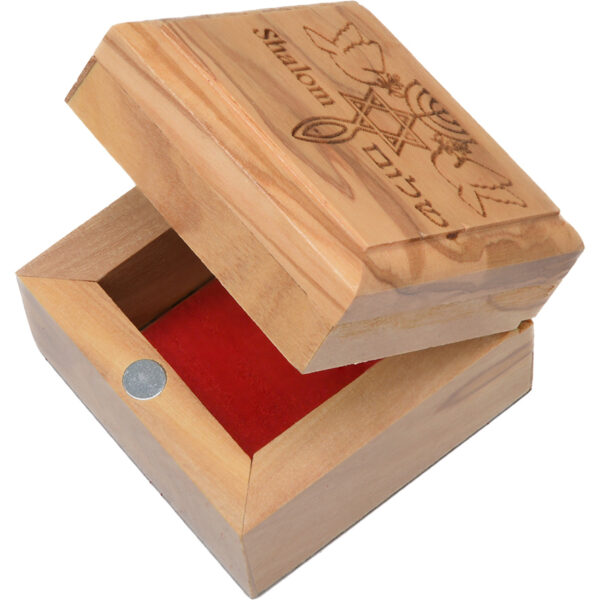 'One New man' with Shalom Doves - Olive Wood Box - Made in Israel 2" (lid open)