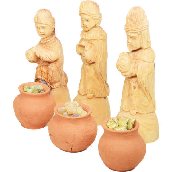 Wooden Nativity pieces - the wise men with gifts