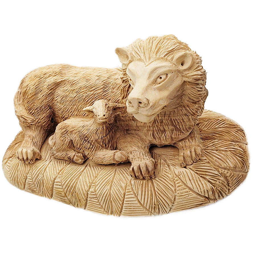 Superior quality ‘The Lion and The Lamb’ olive wood ornament