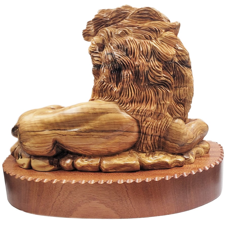 ‘The Lion and The Lamb’ Olive Wood Carving – Made in Israel (back view)