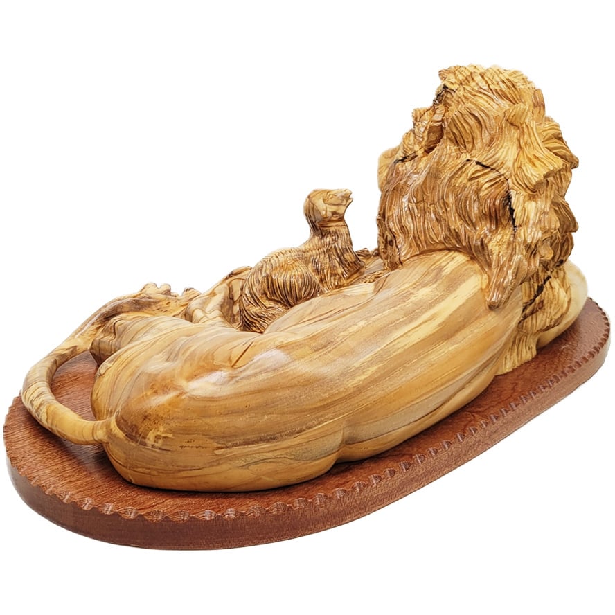 ‘The Lion of Judah – The Lamb of God’ Olive Wood Carving – Made in Israel – (rear)