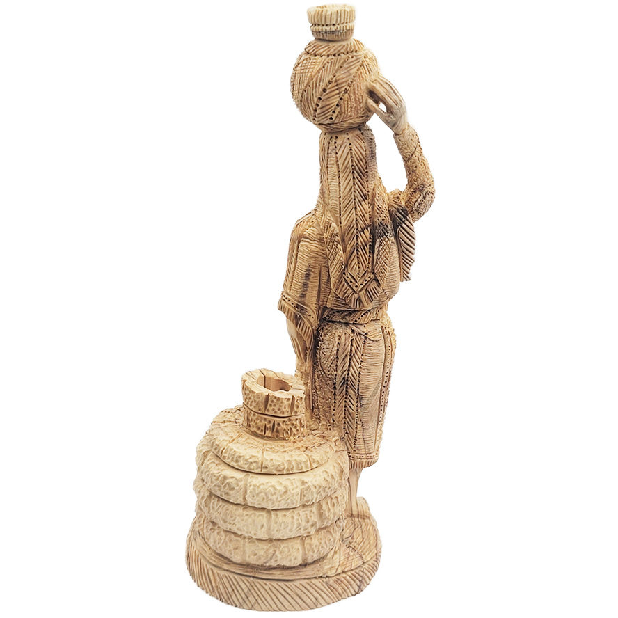 Samaritan Woman at the Well – Olive Wood Statue – (back view)
