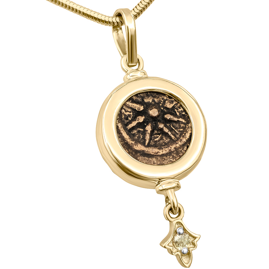 “Widow’s Mite” Coin in a Vintage Style 14k Gold Pendant – angle view